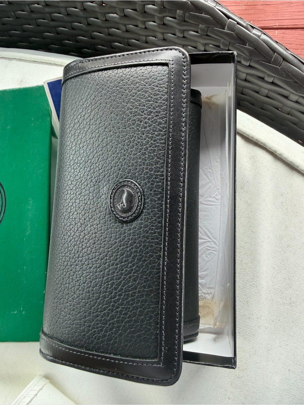 Dooney and book women wallet
